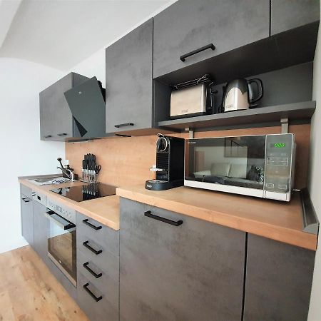 Pb Ferienwohnungen - Fewo 1 - Stilvoll Eingerichtetes Apartment Im Herzen Senftenbergs Esterno foto