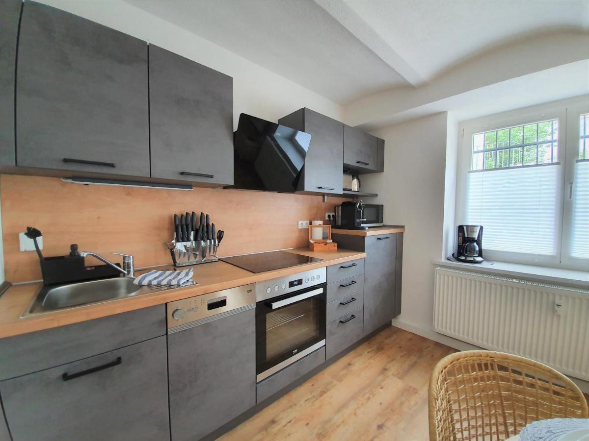 Pb Ferienwohnungen - Fewo 1 - Stilvoll Eingerichtetes Apartment Im Herzen Senftenbergs Esterno foto