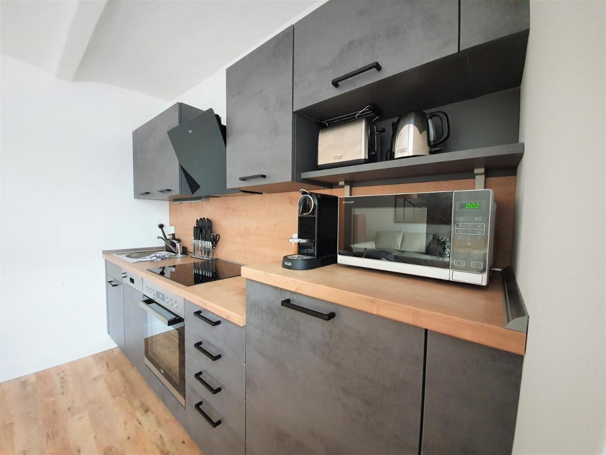 Pb Ferienwohnungen - Fewo 1 - Stilvoll Eingerichtetes Apartment Im Herzen Senftenbergs Esterno foto