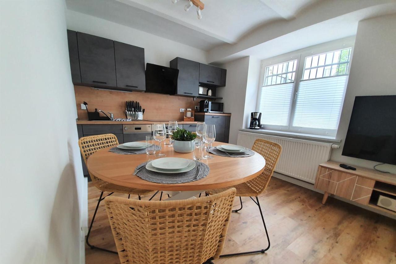 Pb Ferienwohnungen - Fewo 1 - Stilvoll Eingerichtetes Apartment Im Herzen Senftenbergs Esterno foto