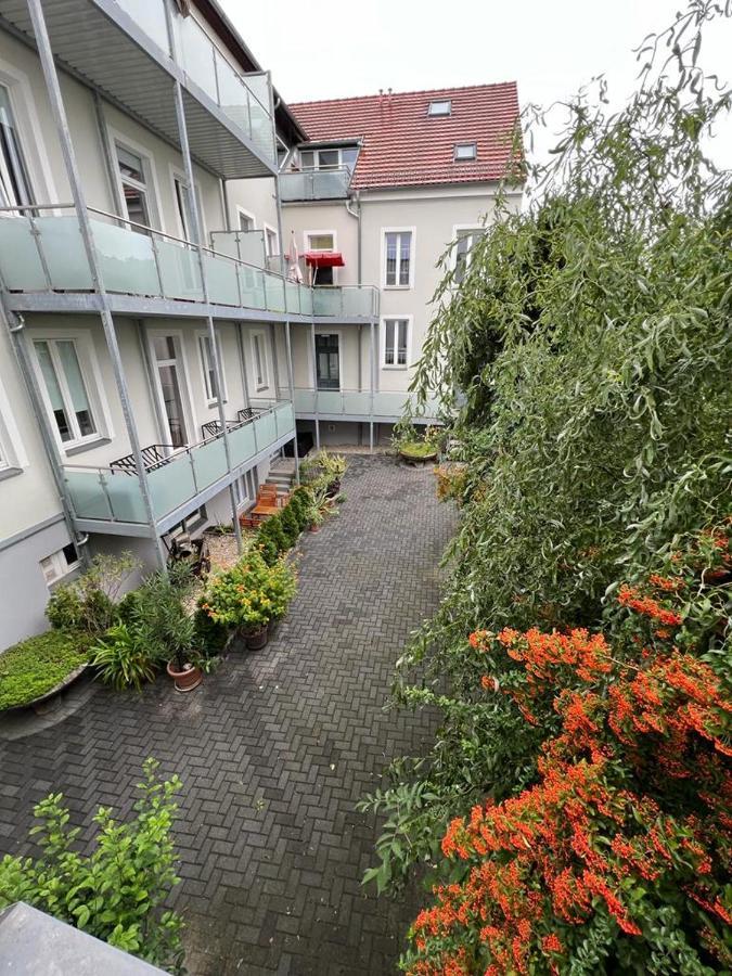 Pb Ferienwohnungen - Fewo 1 - Stilvoll Eingerichtetes Apartment Im Herzen Senftenbergs Esterno foto